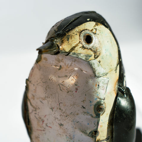 "Umhlambi Wokucwila" - Metallskulptur Pinguin, groß