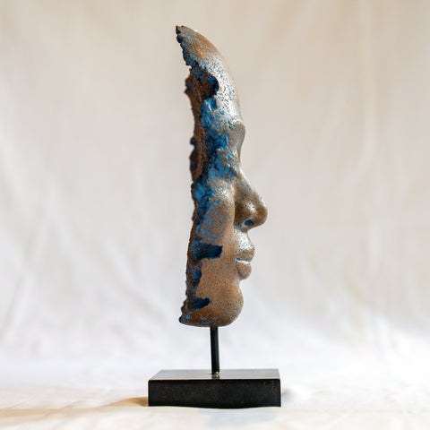 "Brown Small Muse" - Steinskulptur