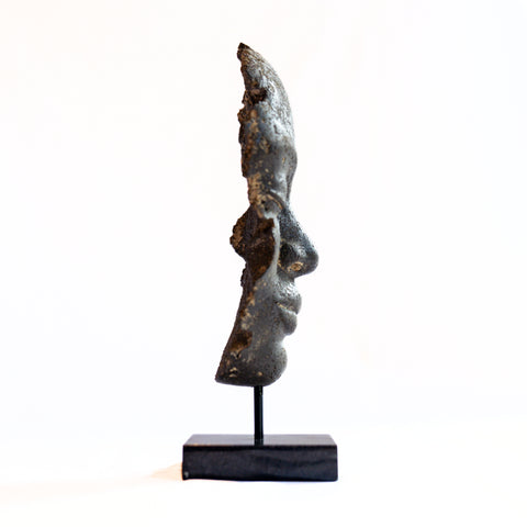 "Grey Small Muse" - Steinskulptur