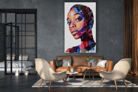 Gemälde, Acryl auf Leinwand, „Woman Series 10-11“ von der afrikanischen Künstlerin Sarah Danes Jarrett in einem grau, beige und braun gehaltenem Wohnzimmer über einem braunen Sofa, modernes Porträt einer afrikanischen Frau