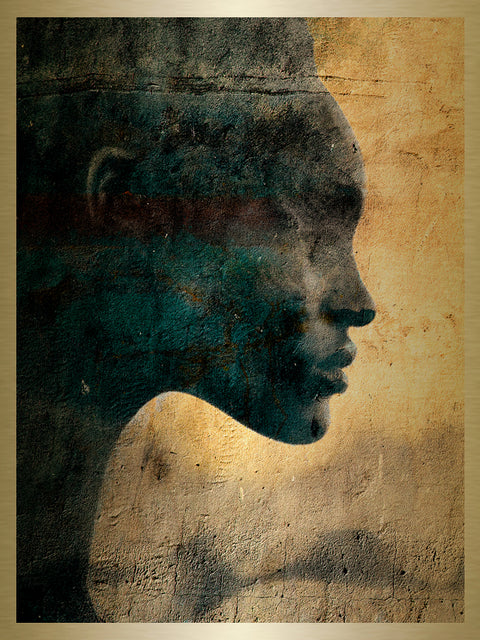 Druck auf Gold-Dibond-Metall, Silibi 1, erster Teil vom zweiteiligen Kunstwerk von der afrikanischen Künstlerin Linnea Frank, auf dem zweiteiligen Kunstwerk ist jeweils der Kopf einer Frau im Profil zu sehen, die Frauen schauen sich an