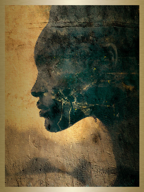 Druck auf Gold-Dibond-Metall, Silibi 2, zweiter Teil vom zweiteiligen Kunstwerk von der afrikanischen Künstlerin Linnea Frank, auf dem zweiteiligen Kunstwerk ist jeweils der Kopf einer Frau im Profil zu sehen, die Frauen schauen sich an